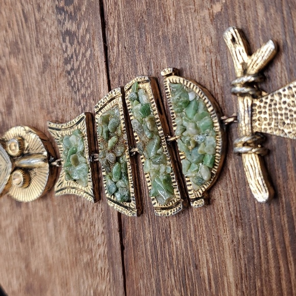 Articulated dangling owl jade chip green pendant - Picture 2 of 2